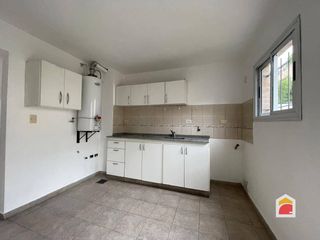 Foto 10 de Villa Allende Centro, alquiler dúplex dos dormitorios, con cochera