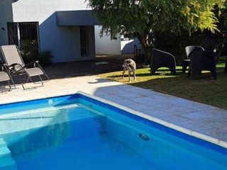 Foto 27 de Alquiler de Casa  c/ cochera y pisicina  en Villa Allende Golf
