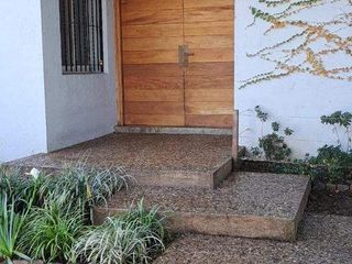 Foto 2 de Alquiler de Casa  c/ cochera y pisicina  en Villa Allende Golf