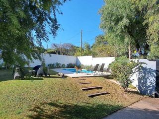 Foto 32 de Alquiler de Casa  c/ cochera y pisicina  en Villa Allende Golf
