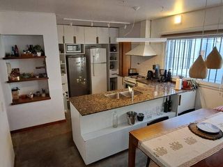 Foto 7 de Alquiler de Casa  c/ cochera y pisicina  en Villa Allende Golf