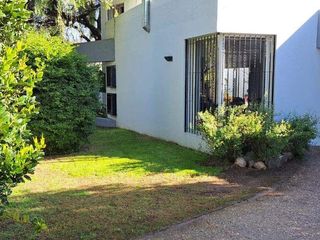 Foto 11 de Alquiler de Casa  c/ cochera y pisicina  en Villa Allende Golf