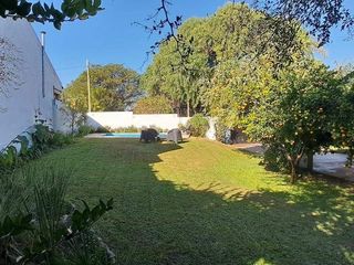 Foto 28 de Alquiler de Casa  c/ cochera y pisicina  en Villa Allende Golf