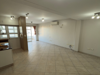 Foto 3 de Departamento en alquiler c/ cochera. Av. Sarmiento 566