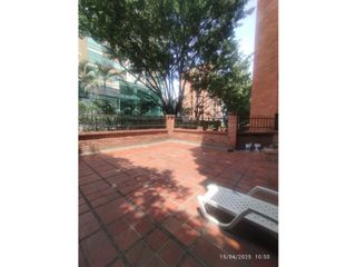 Foto 2 de VENTA DE APARTAMENTO PARA REMODELAR EN EL POBLADO SECTOR OVIEDO