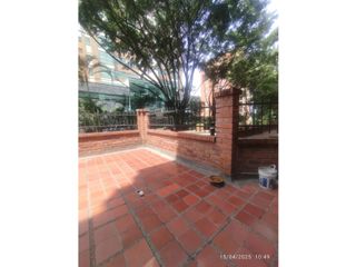 Foto 3 de VENTA DE APARTAMENTO PARA REMODELAR EN EL POBLADO SECTOR OVIEDO