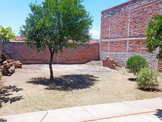 Foto 3 de GRAL GUEMES:  BARRIO COOPERATIVA ,CASA FRENTE A PLAZA
