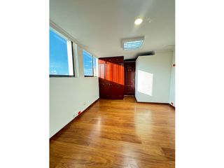 Foto 7 de Alquiler de oficina en Edificio Torre de Cali.