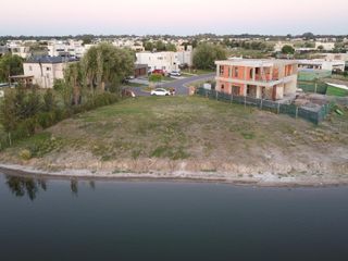 Foto 5 de Terreno en Venta San Sebastian Area 10 en cul de sac con vista abierta al lago
