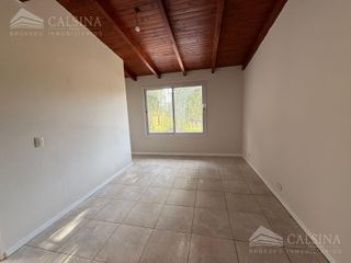 Foto 12 de Casa de tres dormitorios en alquiler en Villa Allende Golf