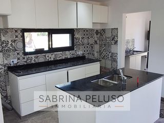 Foto 2 de ALQUILER CASA- Barrio Álvarez del Bosque- Francisco Alvarez