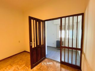 Foto 11 de Alquiler - Casa 4 ambientes con dependencia y amplio parque - Barrio Chauvin