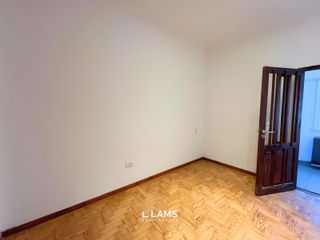 Foto 10 de Alquiler - Casa 4 ambientes con dependencia y amplio parque - Barrio Chauvin