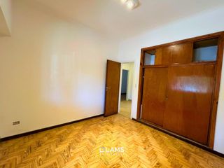 Foto 8 de Alquiler - Casa 4 ambientes con dependencia y amplio parque - Barrio Chauvin