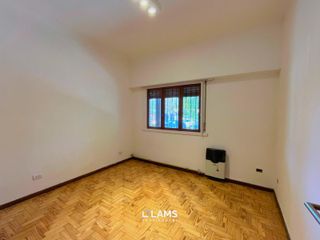 Foto 7 de Alquiler - Casa 4 ambientes con dependencia y amplio parque - Barrio Chauvin