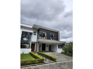Foto 1 de Venta de Casa, Cuenca, Sector Challuabamba, 267