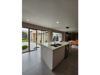 Foto 13 de Venta de Casa, Cuenca, Sector Challuabamba, 267