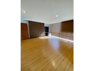 Foto 4 de AMPLIA SUITE EN RENTA AV ORDOÑEZ LASSO CUENCA