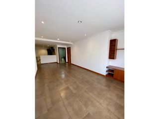 Foto 1 de AMPLIA SUITE EN RENTA AV ORDOÑEZ LASSO CUENCA
