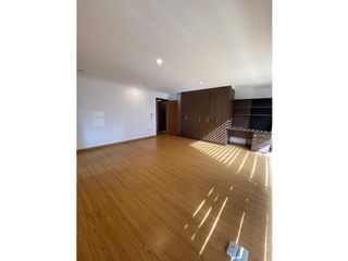 Foto 5 de AMPLIA SUITE EN RENTA AV ORDOÑEZ LASSO CUENCA