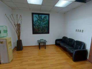 Foto 1 de Alquiler de oficina edificio empresarial en la Miguel H Alcívar, sector edificio Las Cámaras