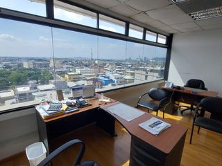 Foto 10 de Alquiler de oficina edificio empresarial en la Miguel H Alcívar, sector edificio Las Cámaras