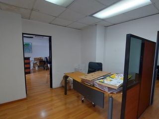 Foto 3 de Alquiler de oficina edificio empresarial en la Miguel H Alcívar, sector edificio Las Cámaras