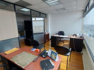 Foto 7 de Alquiler de oficina edificio empresarial en la Miguel H Alcívar, sector edificio Las Cámaras