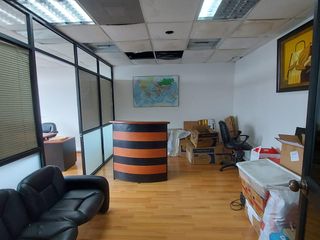 Foto 5 de Alquiler de oficina edificio empresarial en la Miguel H Alcívar, sector edificio Las Cámaras