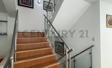 Casa en Venta en Santiago de Surco - Vista 2