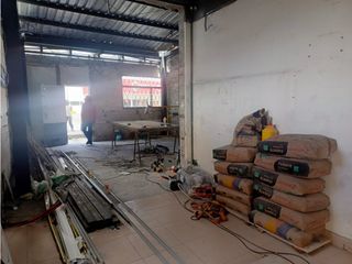 Foto 5 de Carapungo, Local Comercial en Renta, 134m2, 2 Ambientes