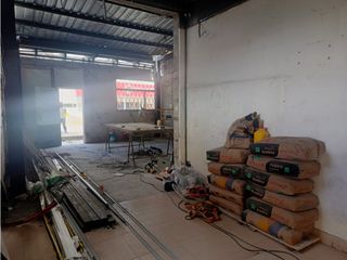 Foto 13 de Carapungo, Local Comercial en Renta, 134m2, 2 Ambientes