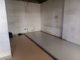 Foto 9 de Carapungo, Local Comercial en Renta, 134m2, 2 Ambientes