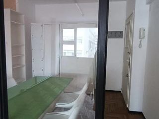 Foto 4 de Oficina al frente - Piso alto - Centro
