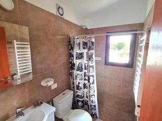 Foto 4 de Departamento en alquiler permanente con vista al lago, km 5 a metros de Av Bustillo