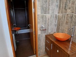 Foto 13 de Casa 4 dormitorios con jardín y pileta - Miraflores - Funes | Alquiler