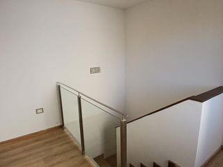 Foto 16 de Casa 4 dormitorios con jardín y pileta - Miraflores - Funes | Alquiler