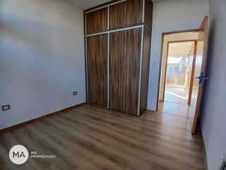 Foto 26 de Casa 4 dormitorios con jardín y pileta - Miraflores - Funes | Alquiler