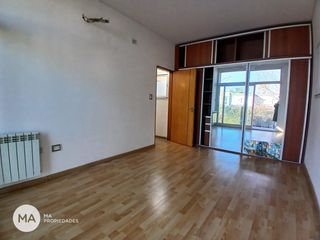Foto 29 de Casa 4 dormitorios con jardín y pileta - Miraflores - Funes | Alquiler