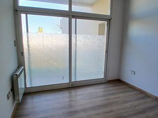 Foto 27 de Casa 4 dormitorios con jardín y pileta - Miraflores - Funes | Alquiler