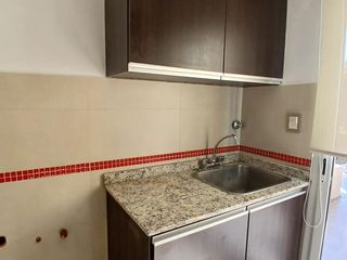 Foto 12 de Casa 4 dormitorios con jardín y pileta - Miraflores - Funes | Alquiler