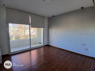 Foto 19 de Casa 4 dormitorios con jardín y pileta - Miraflores - Funes | Alquiler