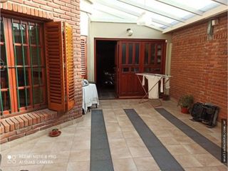 Foto 7 de Roffo y F. Acosta Precioso Chalet 4 Amb. Quincho. Gran parque
