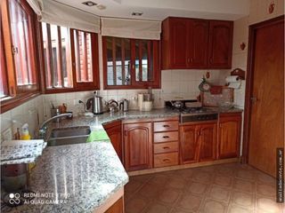 Foto 5 de Roffo y F. Acosta Precioso Chalet 4 Amb. Quincho. Gran parque