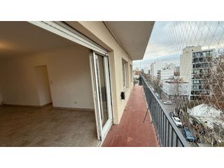 Foto 4 de ALQUILER 4 AMBIENTES BALCÓN CON ESPACIO DE COCHERA MACROCENTRO