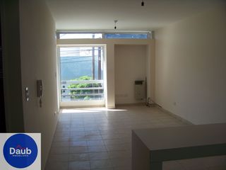 Foto 11 de Amplio y lindo Dpto. 1 D en alquiler Casanova al 500 $ 500.000+ Exp.