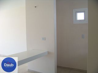 Foto 8 de Amplio y lindo Dpto. 1 D en alquiler Casanova al 500 $ 500.000+ Exp.