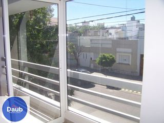 Foto 9 de Amplio y lindo Dpto. 1 D en alquiler Casanova al 500 $ 500.000+ Exp.