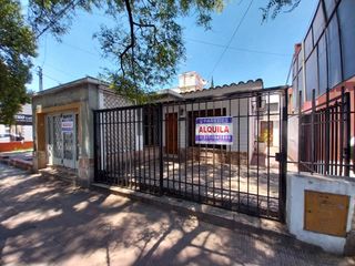 Foto 1 de Casa alquiler av. Fuerza Aerea al 3600 3 dor
