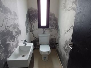 Foto 8 de Exclusivo Depto con vista al Paseo de la Costa - Nqn - (Toilette - baño - vestidor - dos balcones)